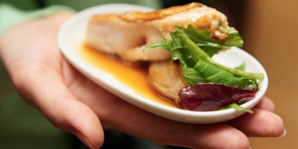 una pequeña porción de comida después de dejar la dieta del trigo sarraceno